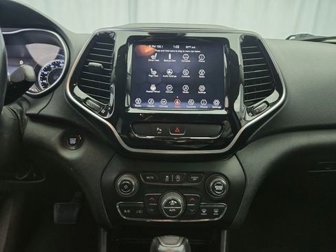 Used 2019 Jeep Cherokee Limited image 15