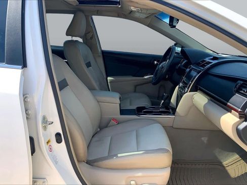 Used 2014 Toyota Camry XLE FWD image 9