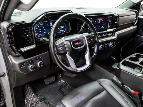 Used 2025 GMC Sierra 1500 SLT AWD/4WD image 18