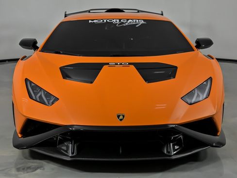 Used 2022 Lamborghini Huracan STO image 7
