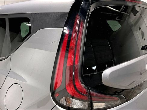 Used 2025 Kia Soul LX FWD image 38