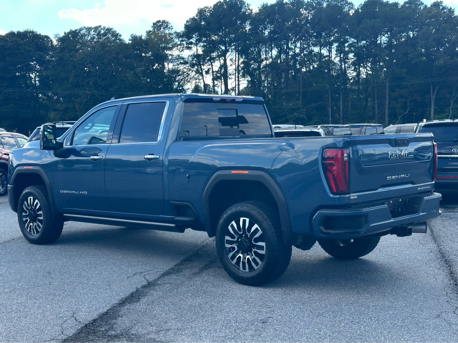 Used 2024 GMC Sierra 2500 Denali Ultimate w/ Max Trailering Package AWD/4WD image 9