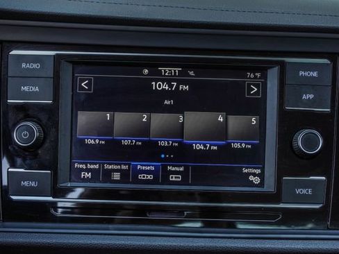 Used 2024 Volkswagen Jetta SE FWD image 24