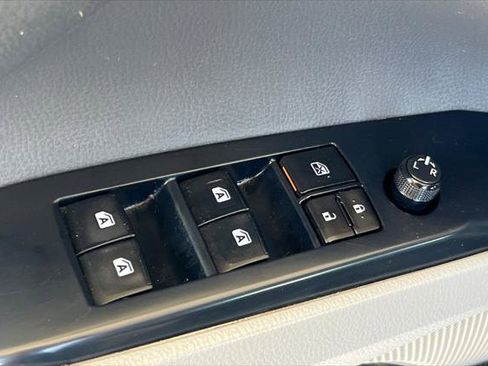 Certified 2018 Toyota Camry LE FWD image 13