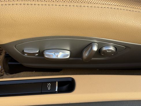 Used 2017 Porsche 911 Carrera image 21