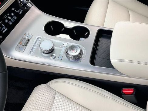 New 2026 Genesis GV70 2.5T Select AWD/4WD image 9