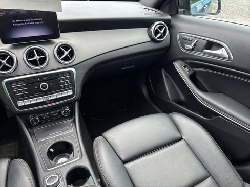 Used 2019 Mercedes-Benz GLA 250 4MATIC image 11