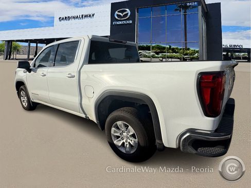 Used 2025 GMC Sierra 1500 SLE image 2