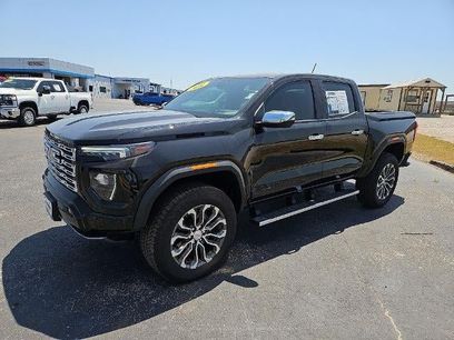 Used 2026 GMC Canyon Denali w/ LPO, Black Badging Package
