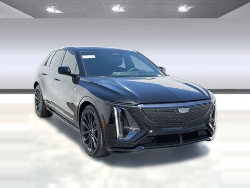 Used 2026 Cadillac Lyriq V w/ LPO, Floor Liner Package AWD/4WD image 6