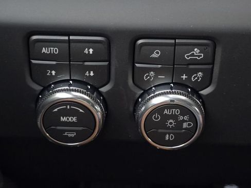 New 2026 GMC Sierra 2500 AT4 w/ AT4 Premium Plus Package AWD/4WD image 23