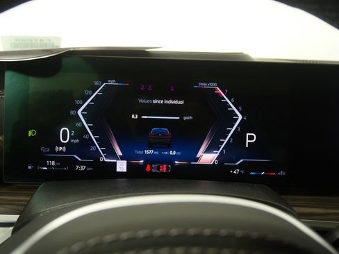 Used 2024 BMW X6 xDrive40i w/ Executive Package image 19