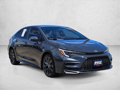 Used 2023 Toyota Corolla SE FWD image 3