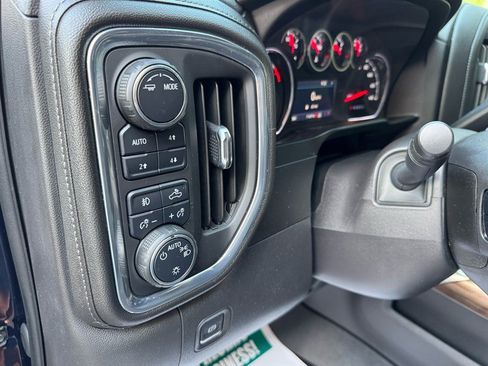 Used 2020 Chevrolet Silverado 1500 LT Trail Boss AWD/4WD image 18