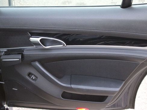 Used 2016 Porsche Panamera Edition image 22
