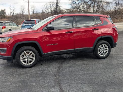Used 2018 Jeep Compass Sport w/ Mopar Graphics Package AWD/4WD image 16