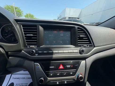 Used 2018 Hyundai Elantra SE w/ SE Connectivity Package 04 FWD image 27