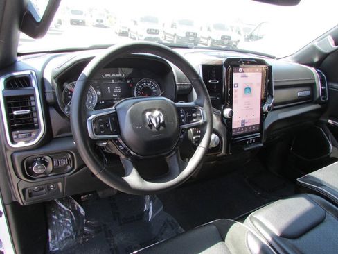 Used 2025 RAM 1500 Laramie AWD/4WD image 15