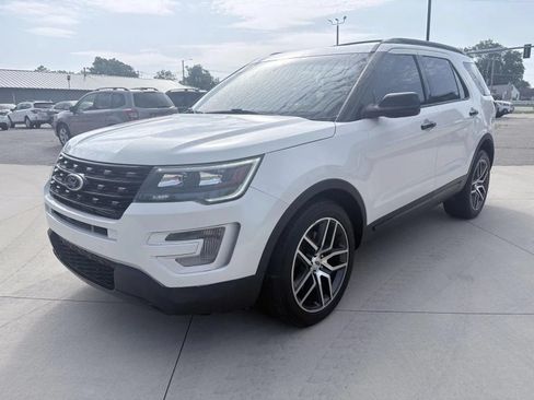 Used 2017 Ford Explorer Sport AWD/4WD image 3