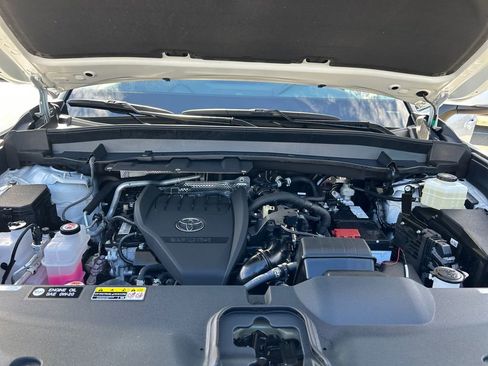 Used 2024 Toyota Grand Highlander AWD image 29