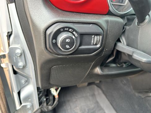 Used 2023 Jeep Gladiator Rubicon w/ Cold Weather Group AWD/4WD image 15