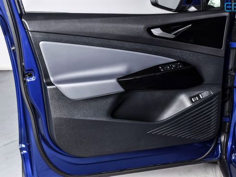 Used 2021 Volkswagen ID.4 Pro S w/ Gradient Package image 15