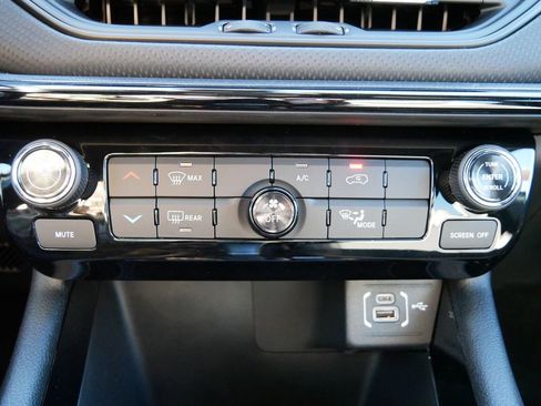 New 2026 Jeep Compass Latitude image 48