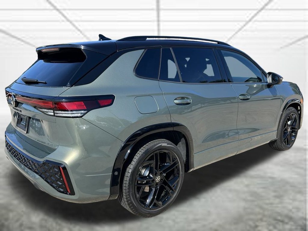 New 2026 Volkswagen Tiguan SE R-Line FWD image 6