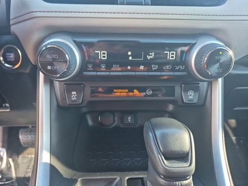 Used 2022 Toyota RAV4 XLE image 22