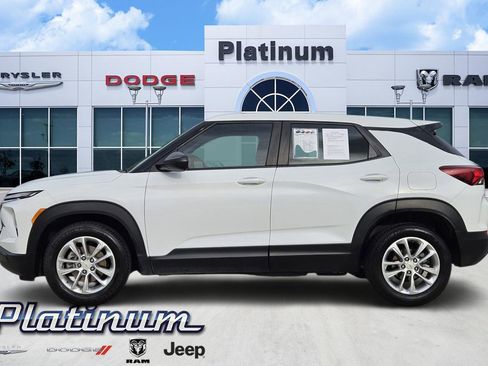 Used 2024 Chevrolet TrailBlazer LS w/ LS Confidence Package FWD image 3