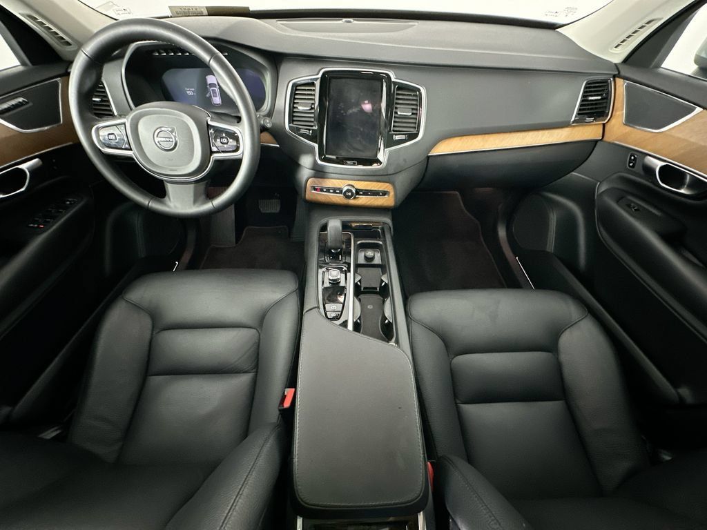Used 2024 Volvo XC90 B5 Plus AWD/4WD image 10