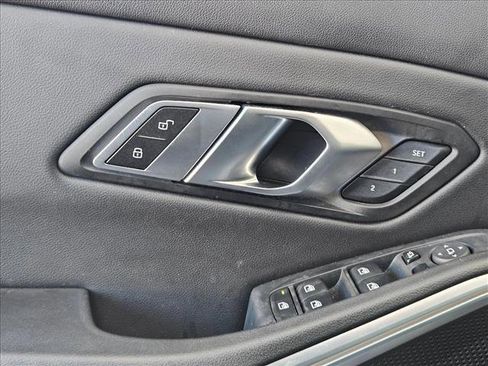 Used 2023 BMW 330i Sedan w/ Convenience Package image 9