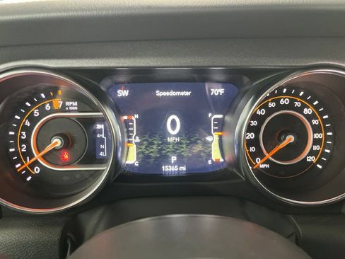 Used 2023 Jeep Gladiator Mojave w/ Cold Weather Group AWD/4WD image 8