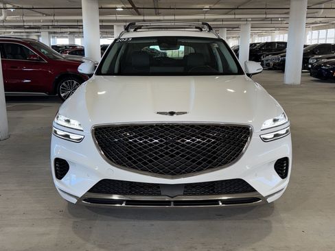 Used 2023 Genesis GV70 2.5T w/ Advanced Package image 3