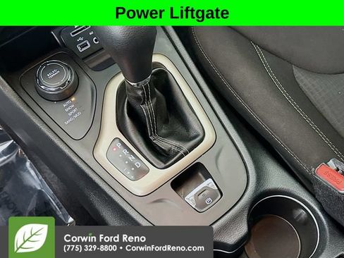 Used 2016 Jeep Cherokee Latitude w/ Comfort/Convenience Group AWD/4WD image 16