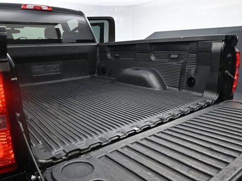 Used 2019 Chevrolet Silverado 1500 LT AWD/4WD image 21
