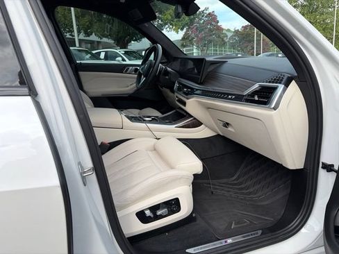 Used 2023 BMW X7 xDrive40i w/ Executive Package AWD/4WD image 18