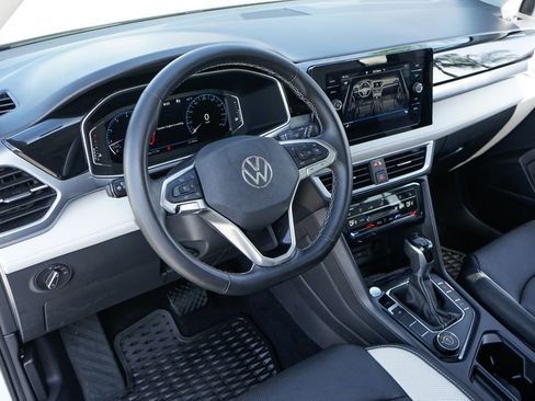 Used 2025 Volkswagen Taos SEL AWD/4WD image 18