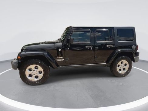 Used 2014 Jeep Wrangler Unlimited Sahara w/ Connectivity Group AWD/4WD image 5