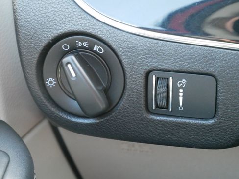 Used 2014 Dodge Grand Caravan SE FWD image 26