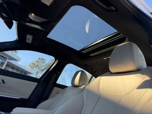 Certified 2025 BMW 330i Sedan w/ Premium Package image 14