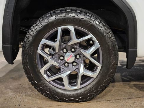 Used 2023 GMC Sierra 1500 SLT w/ SLT Premium Plus Package image 17