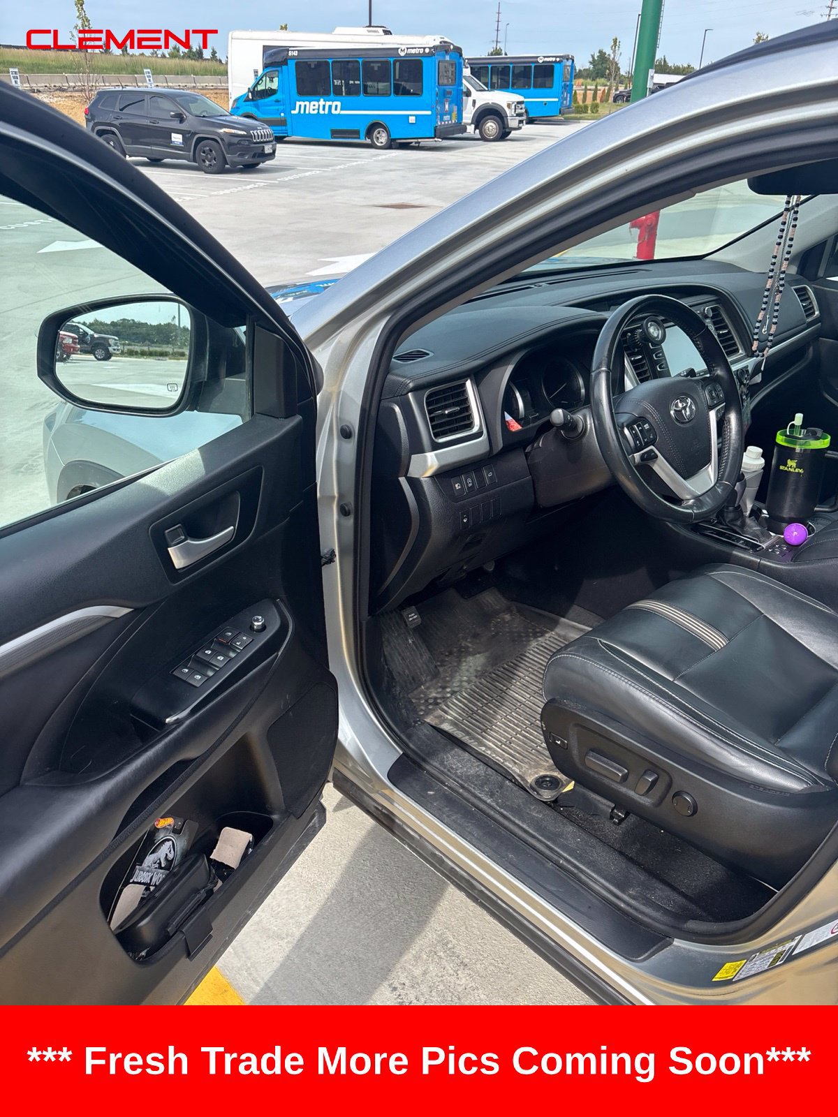 Used 2017 Toyota Highlander SE AWD/4WD image 8