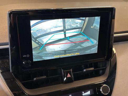 Used 2023 Toyota Corolla LE w/ LE Convenience Package FWD image 14