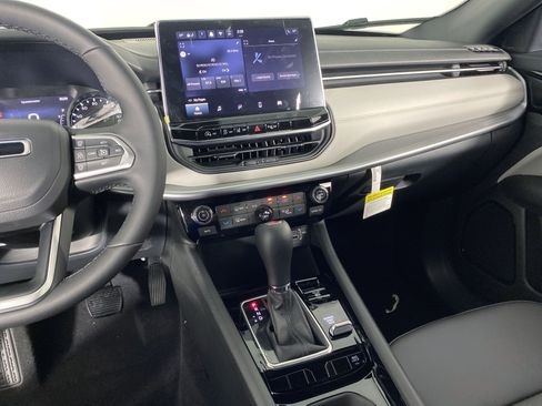 New 2026 Jeep Compass Limited AWD/4WD image 23