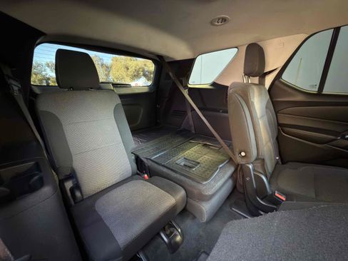 Used 2018 Chevrolet Traverse LT w/ LPO, Black Accent Package FWD image 66