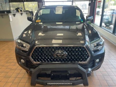 Used 2019 Toyota Tacoma TRD Off-Road image 4