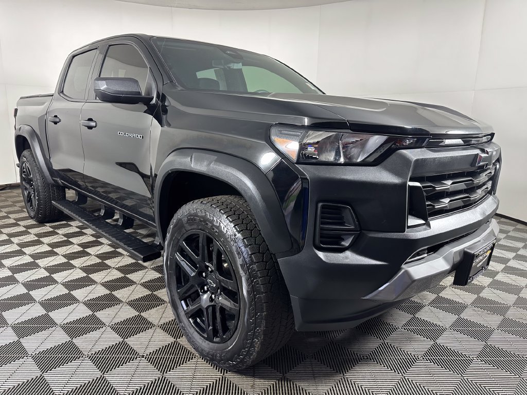Used 2024 Chevrolet Colorado Trail Boss w/ Advanced Trailering Package AWD/4WD image 7