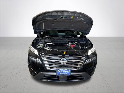 Used 2024 Nissan Rogue SV FWD image 21