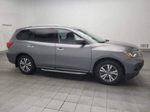 Used 2020 Nissan Pathfinder S FWD image 11